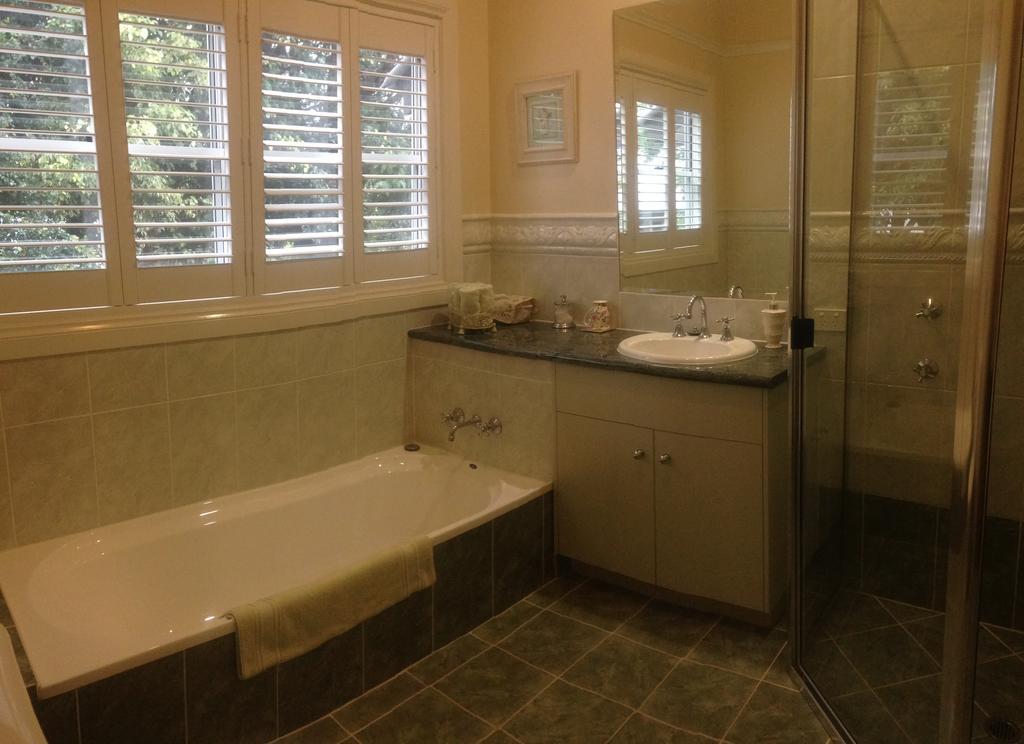Elindale House Bed & Breakfast Лизмор Екстериор снимка