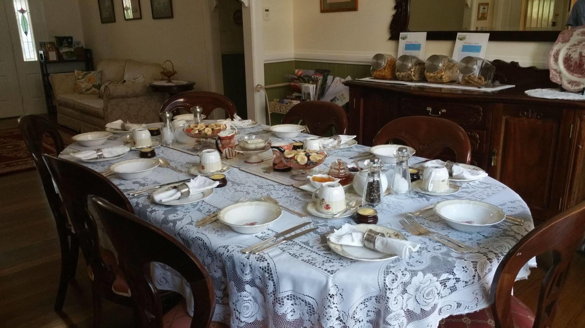 Elindale House Bed & Breakfast Лизмор Екстериор снимка