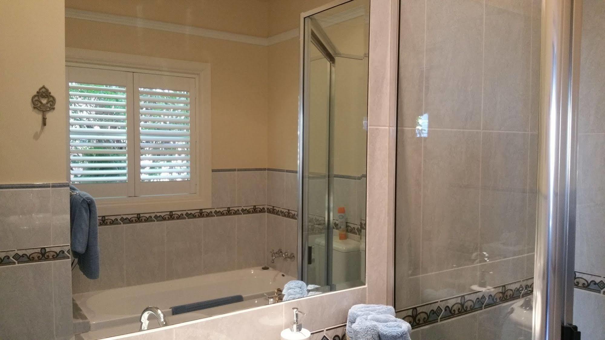 Elindale House Bed & Breakfast Лизмор Екстериор снимка